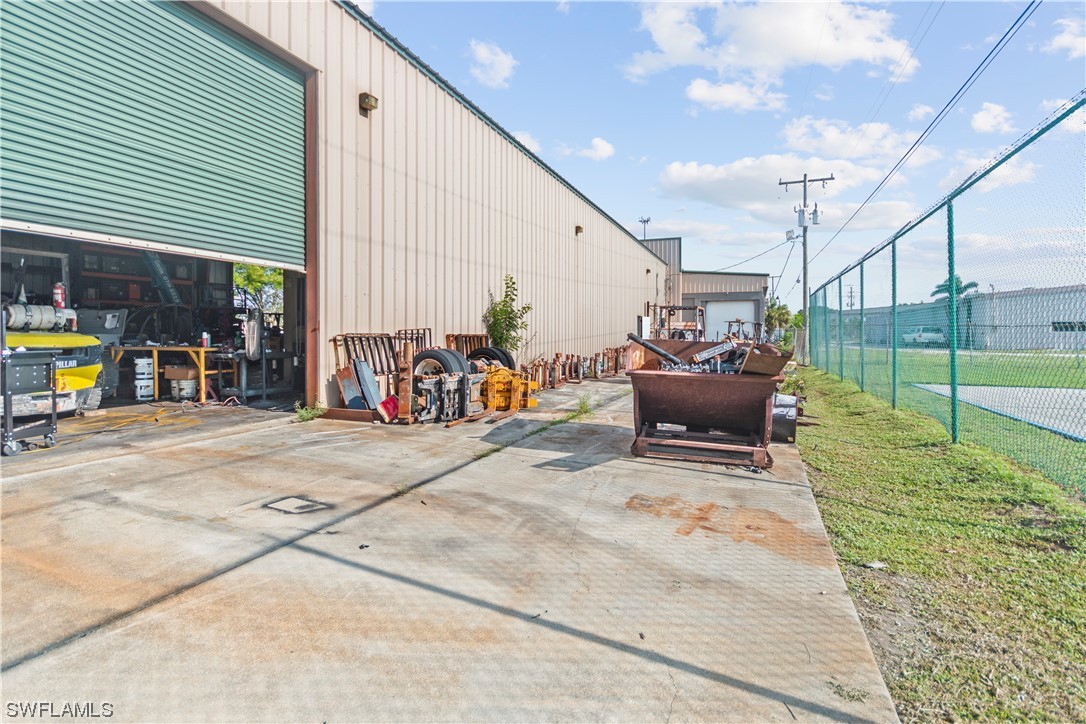2065 Towles St Property Photo 36