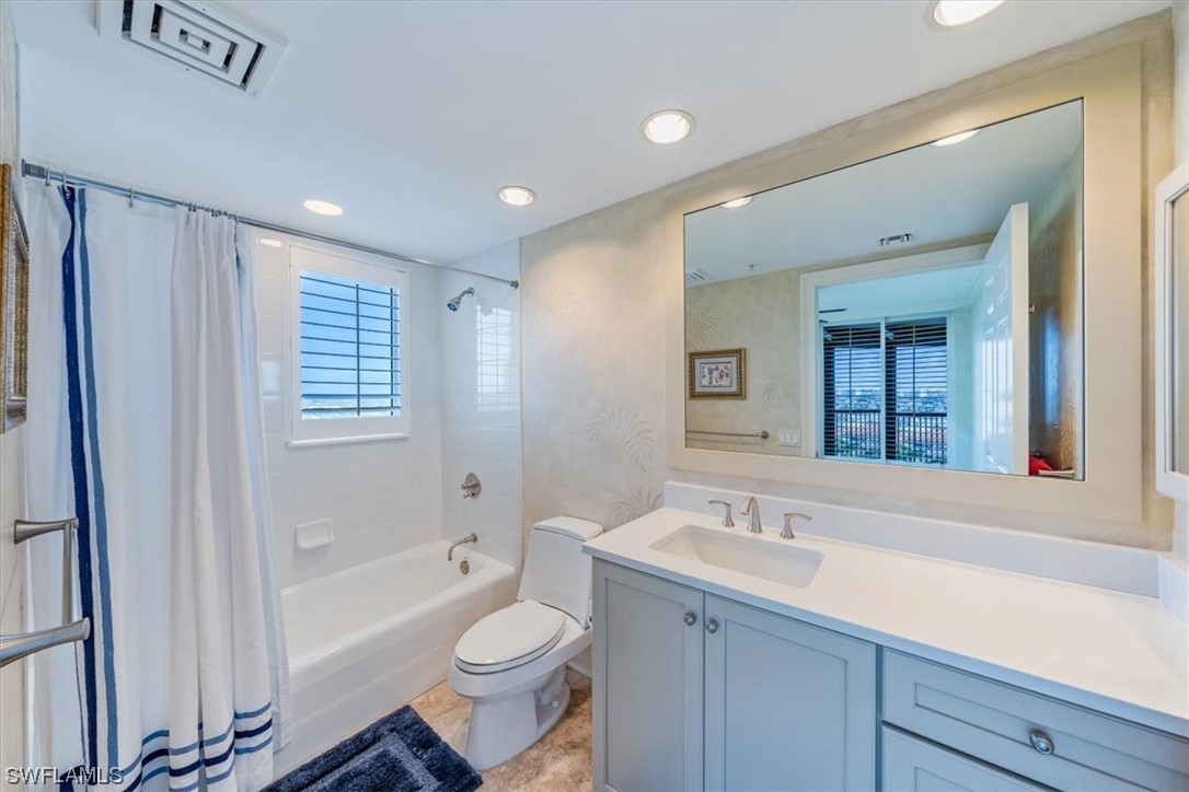 8473 Bay Colony Dr 1704 Property Photo 22