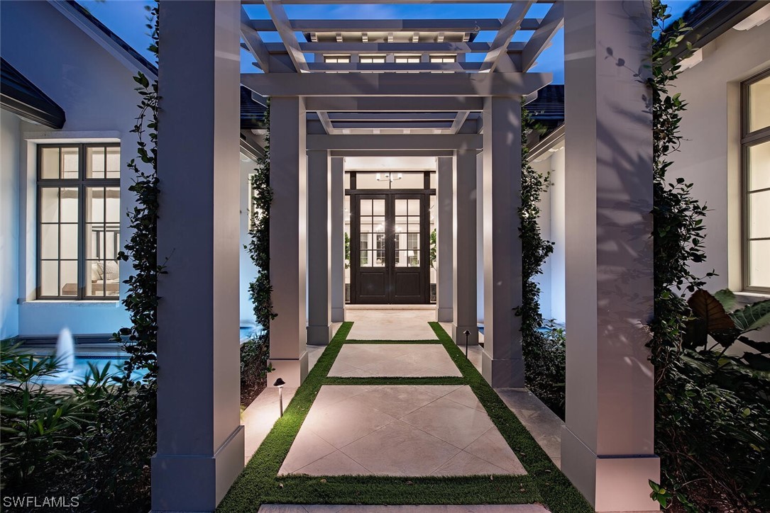 470 Banyan Blvd Property Photo 4
