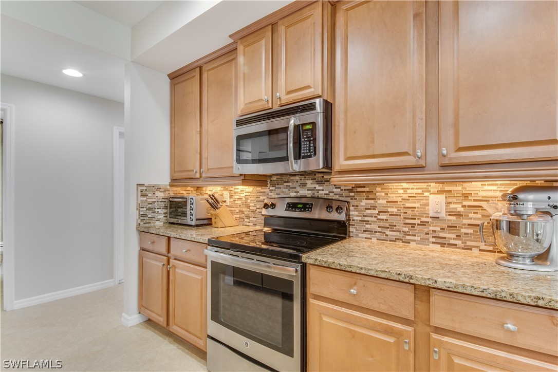 8511 Oakshade Cir 101 Property Photo 11