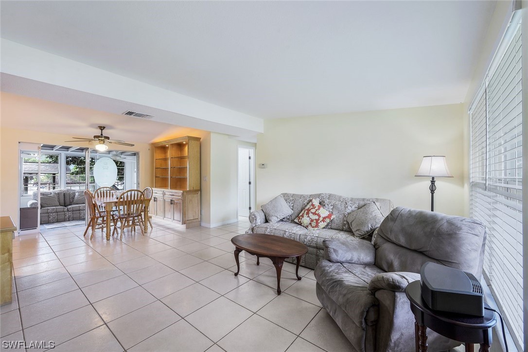2160 Harbor Ln Property Photo 5