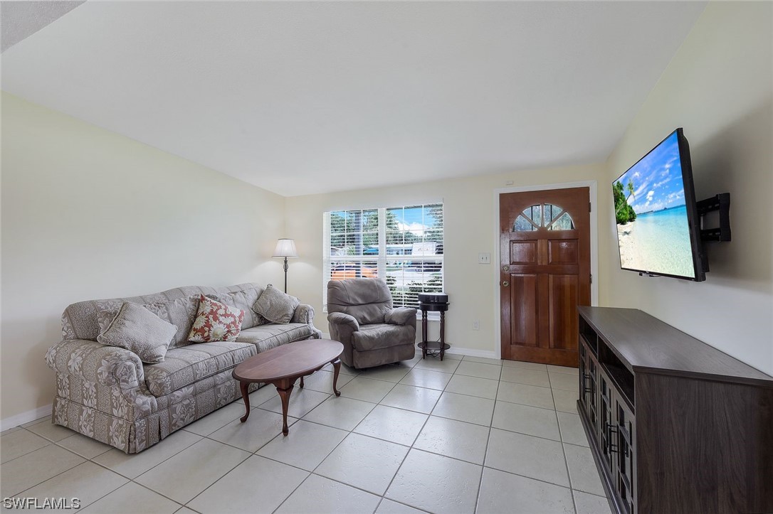 2160 Harbor Ln Property Photo 6