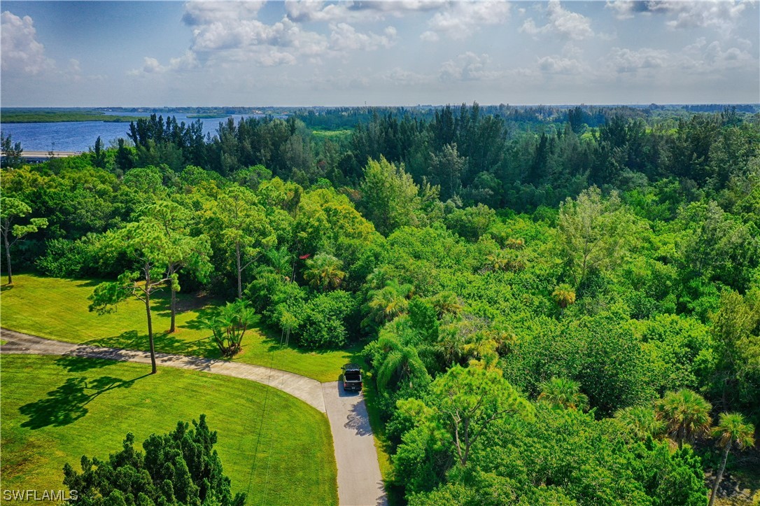 26082 Shore Dr Property Photo 6