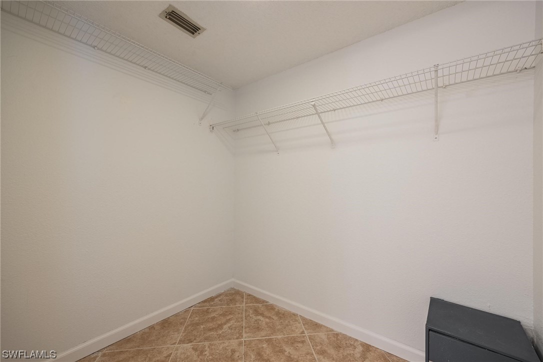 5705 Foxlake Dr 4 Property Photo 23