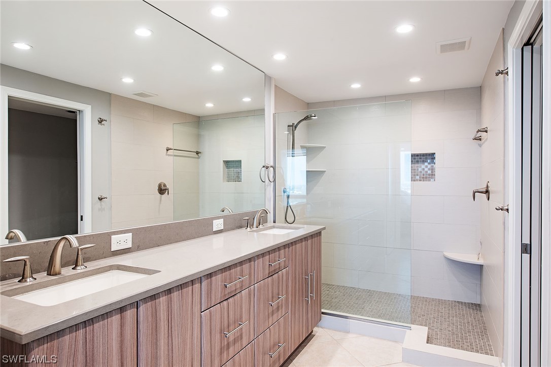 4751 Gulf Shore Blvd N Ph-2 Property Photo 6