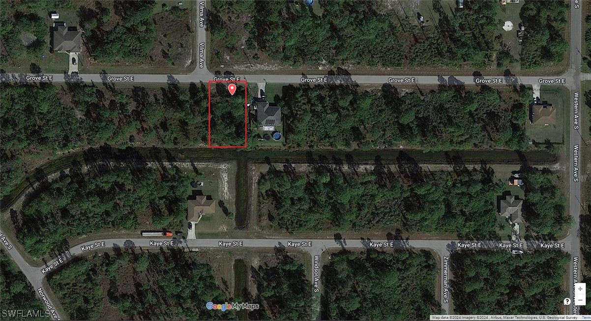 1062 Grove St E Property Photo 2