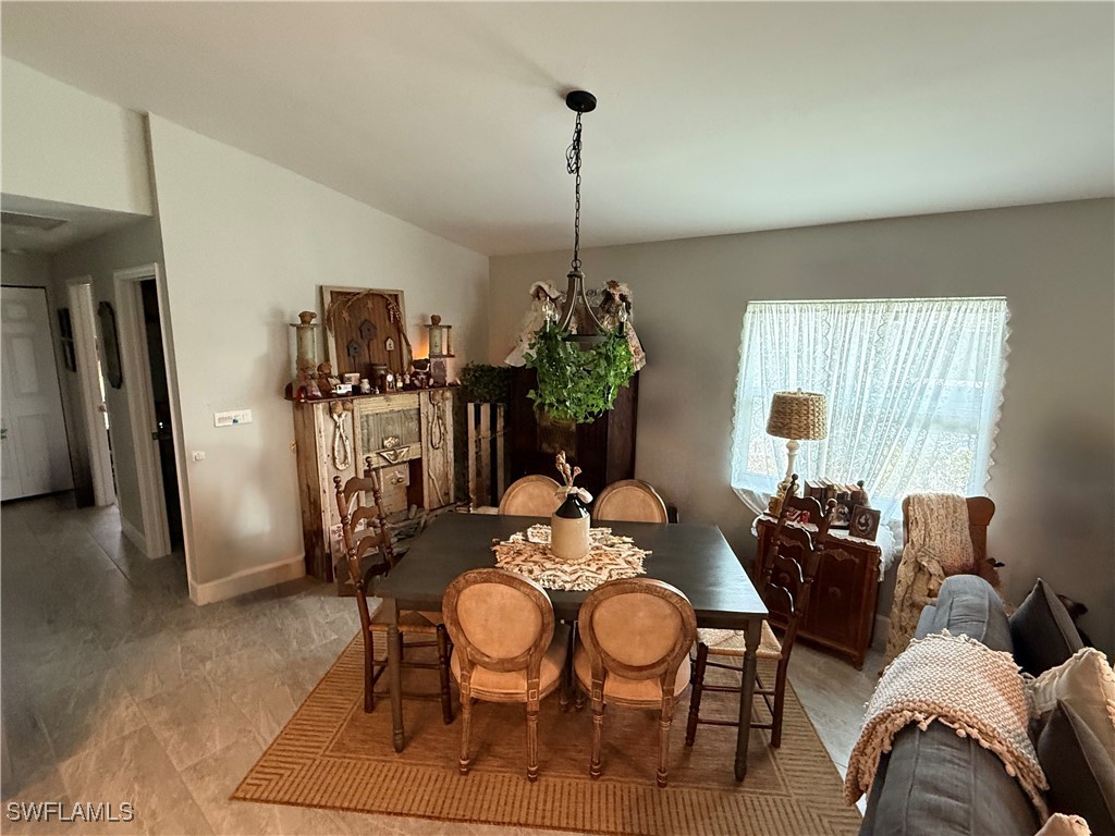 200 Village Cir 21 Property Photo 11