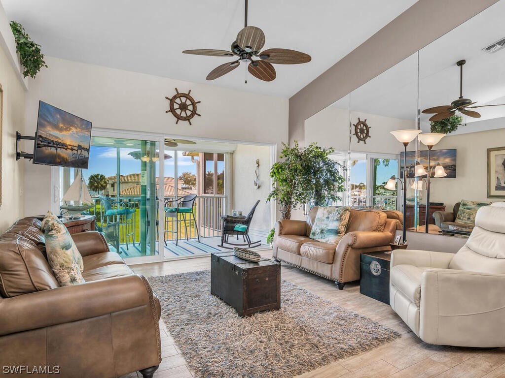 333 Sunrise Cay 8-9 Property Photo 8