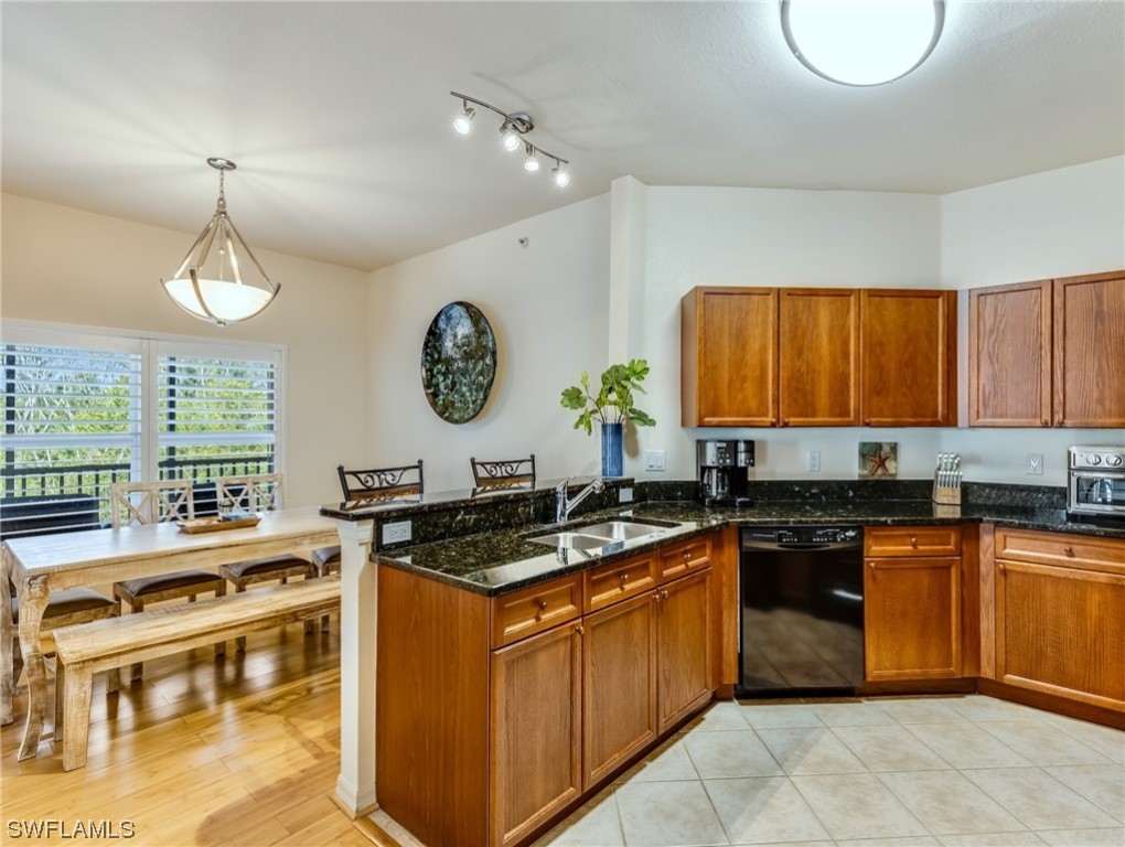 10060 Lake Cove Dr 102 Property Photo 8