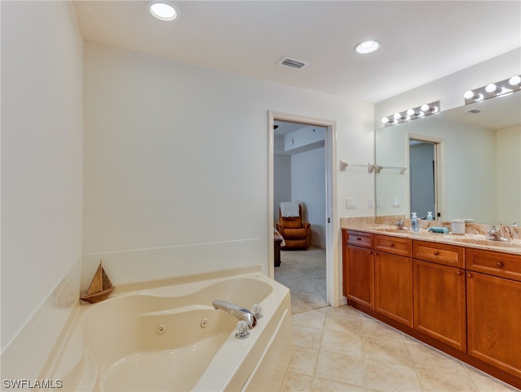 10060 Lake Cove Dr 102 Property Photo 17