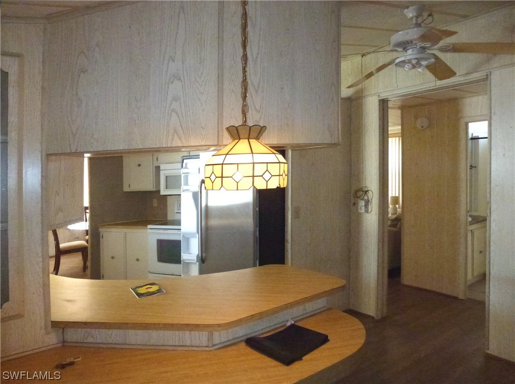 2820 Breezewood Dr Property Photo 4