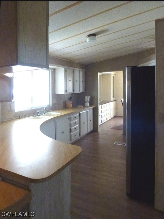 2820 Breezewood Dr Property Photo 6