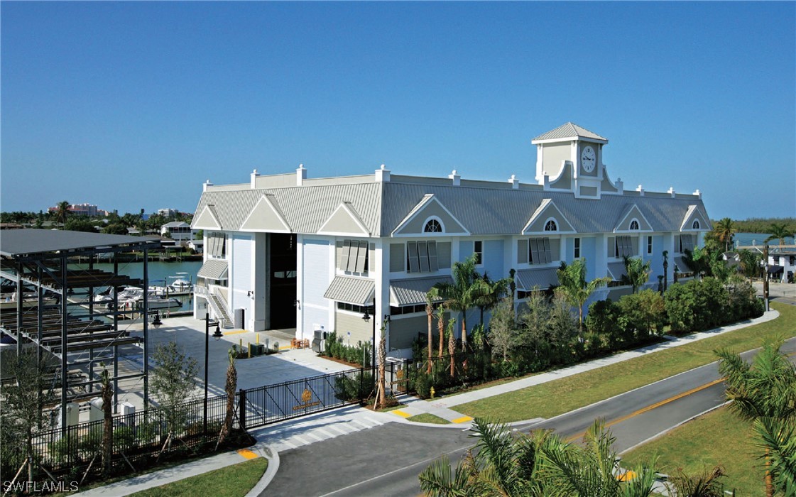 250 Capri Blvd Property Photo 3