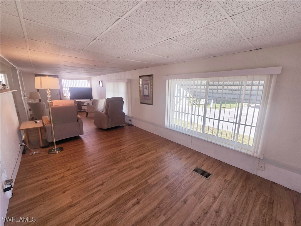99 Moorhead Mnr 99 Property Photo 5