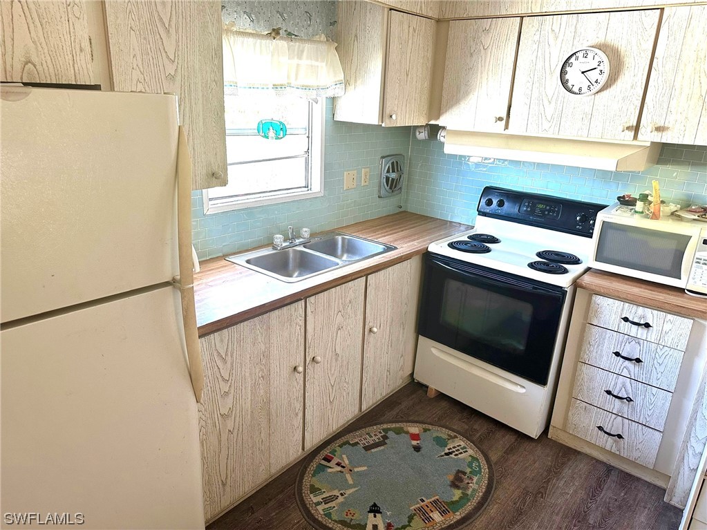 26124 Colony Rd Property Photo 3