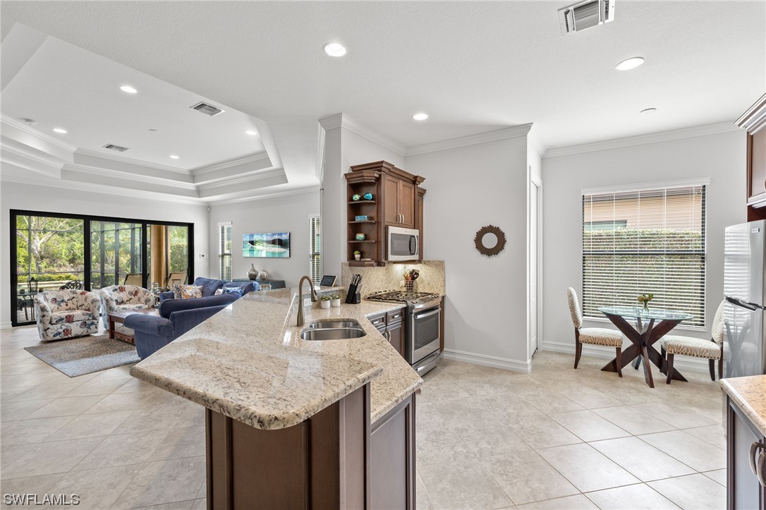 6636 Roma Way Property Photo 12