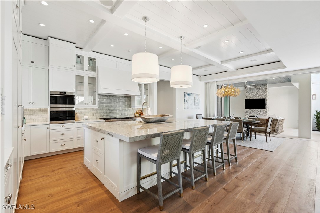 690 7th Ave N Property Photo 8