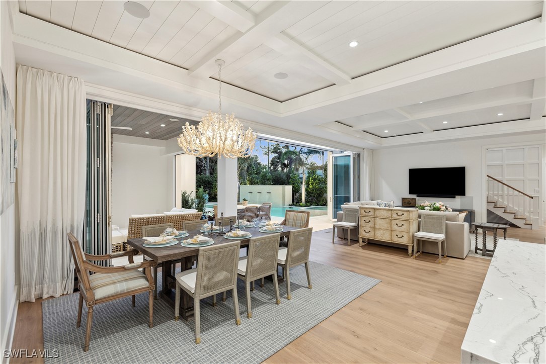 690 7th Ave N Property Photo 12