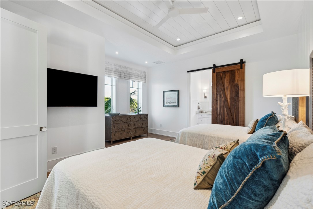 690 7th Ave N Property Photo 21