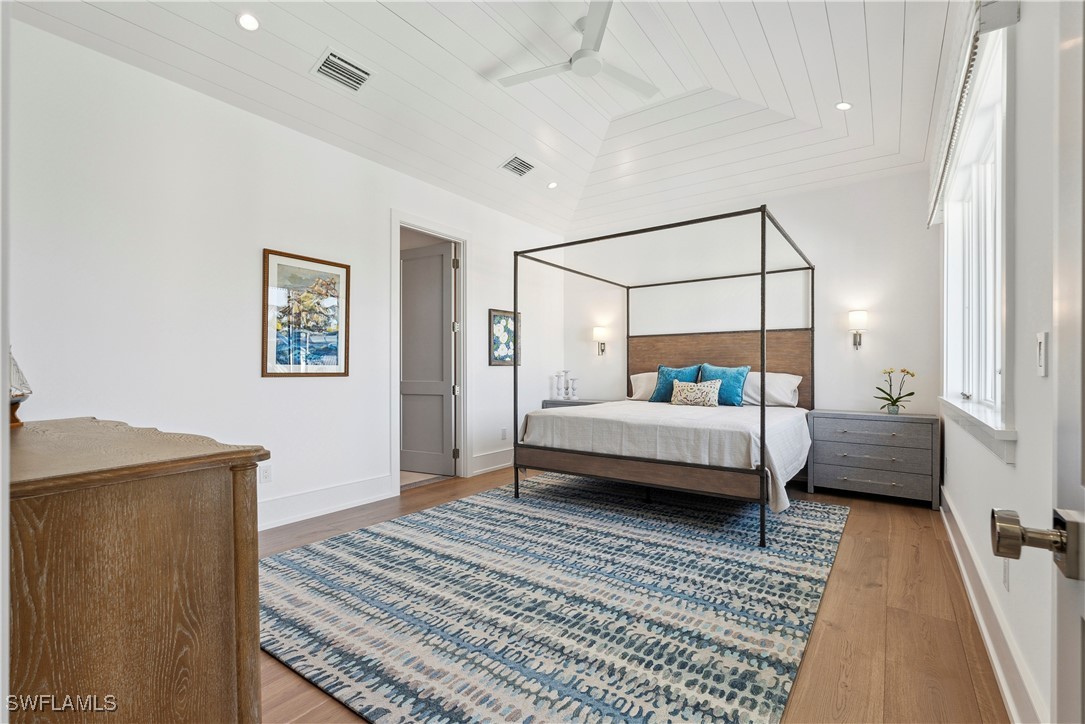 690 7th Ave N Property Photo 22