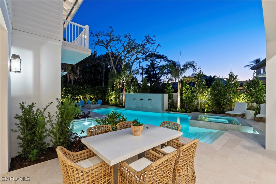 690 7th Ave N Property Photo 25