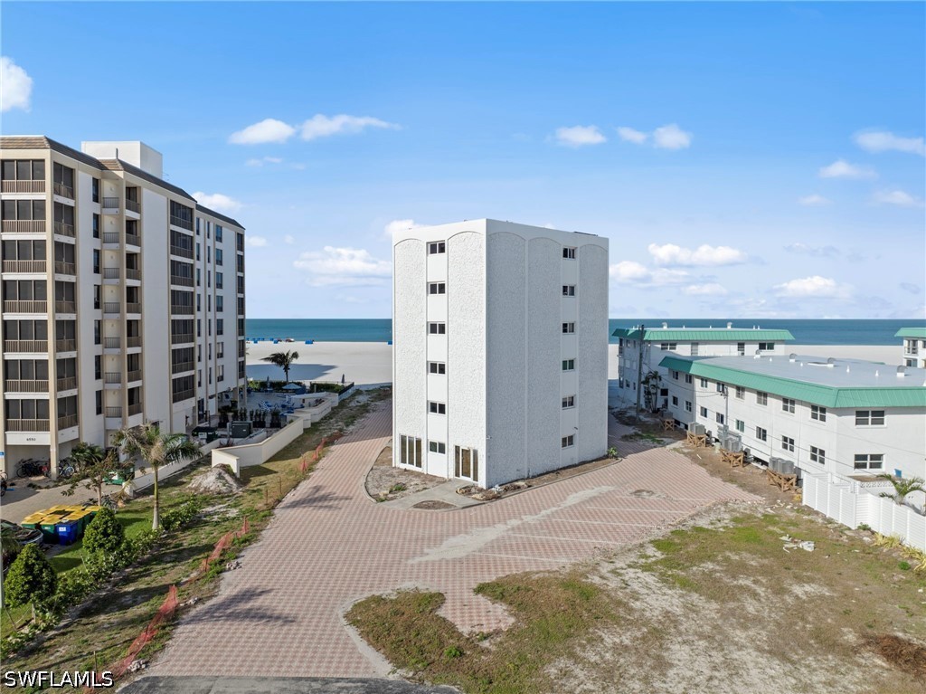 6530 Estero Blvd Property Photo 17