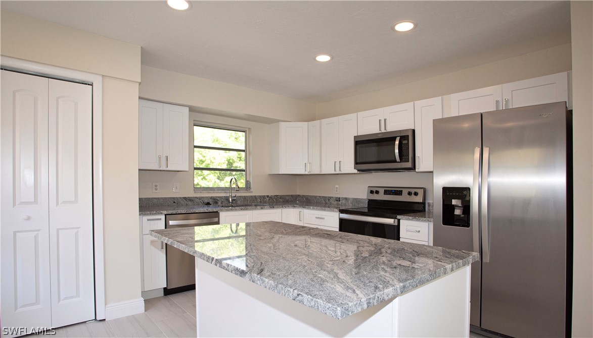 1201 Solana Rd 9 Property Photo 6