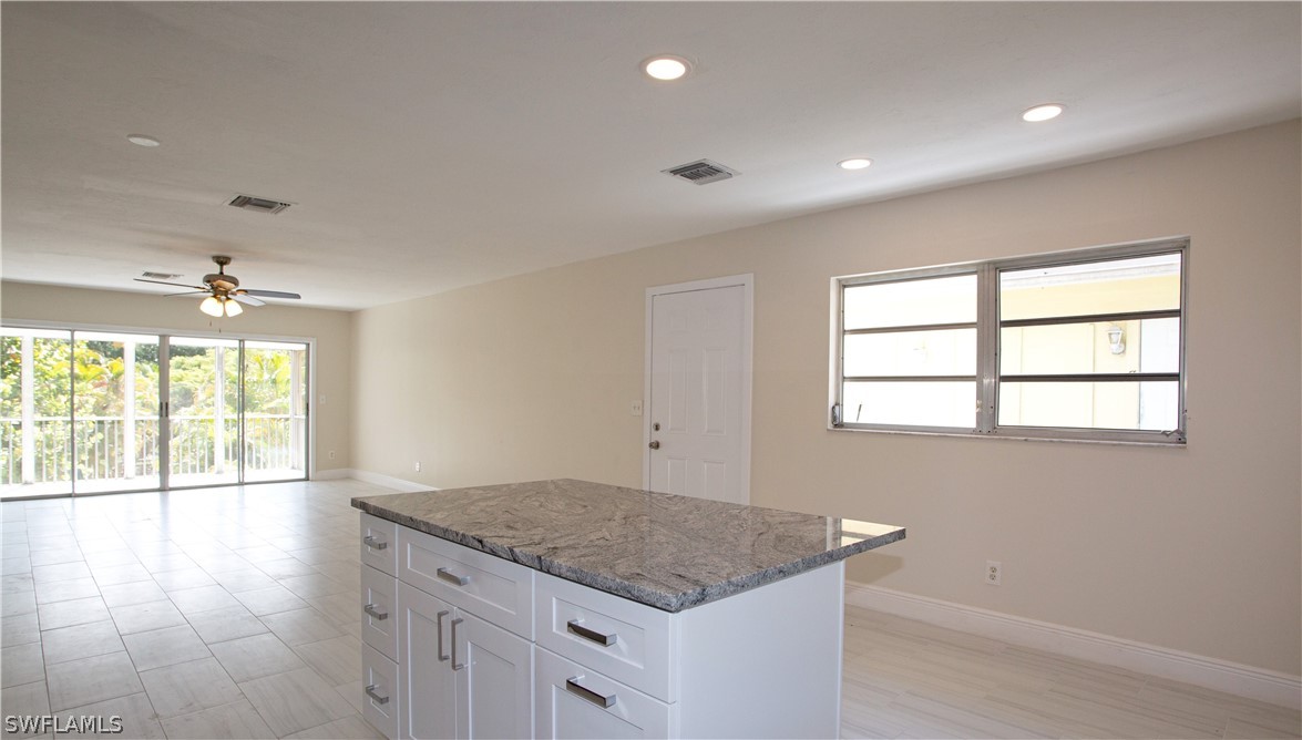 1201 Solana Rd 9 Property Photo 10