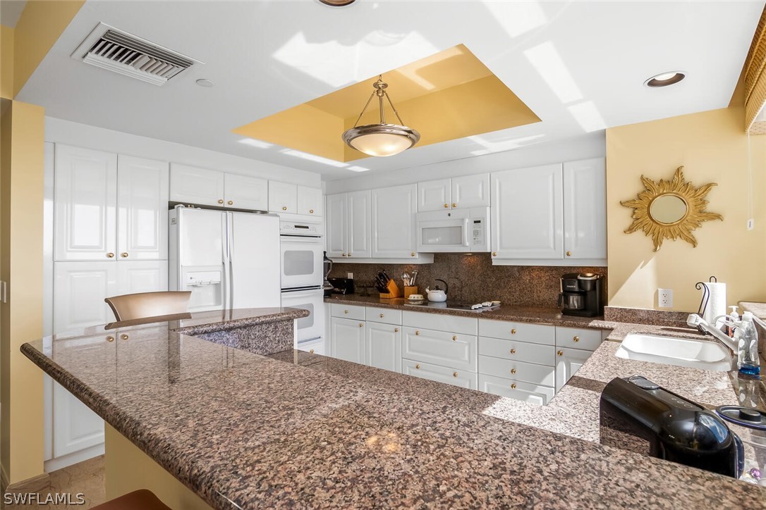 7117 Pelican Bay Blvd 1806 Property Photo 16