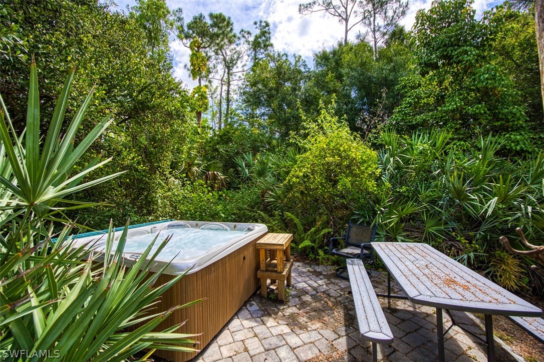 6100 Cypress Hollow Way Property Photo 6