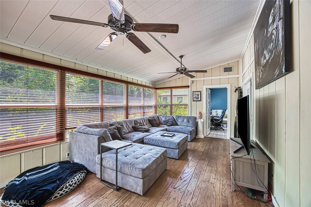 6100 Cypress Hollow Way Property Photo 13