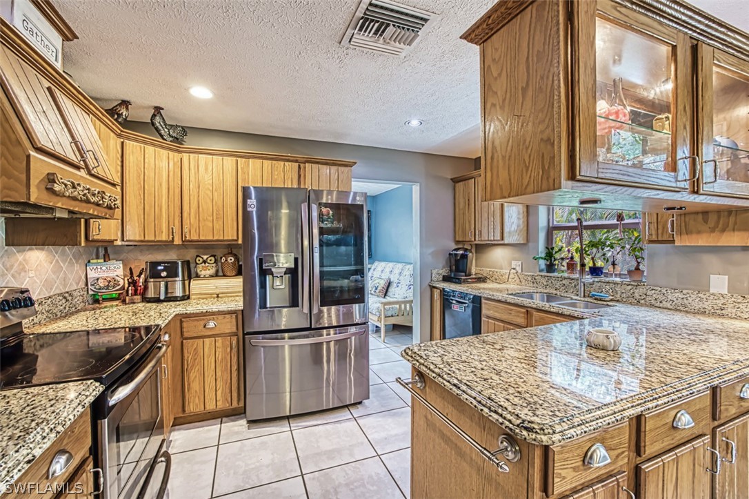 6100 Cypress Hollow Way Property Photo 17
