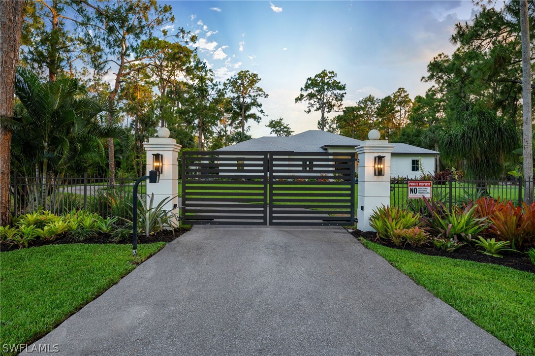 5050 Teak Wood Dr Property Photo 3