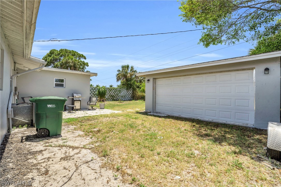 883 Coconut Cir E Property Photo 31