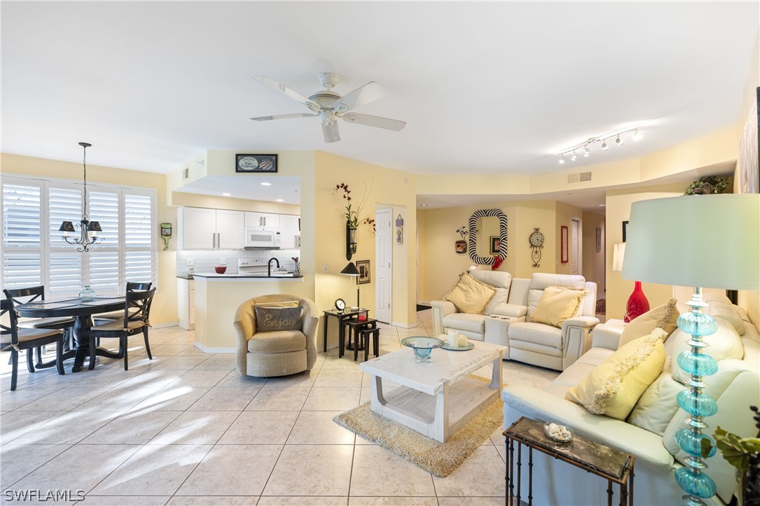 25212 Pelican Creek Cir 103 Property Photo 5