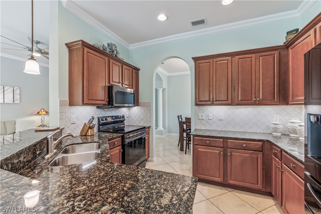 5496 Whispering Willow Way Property Photo 11