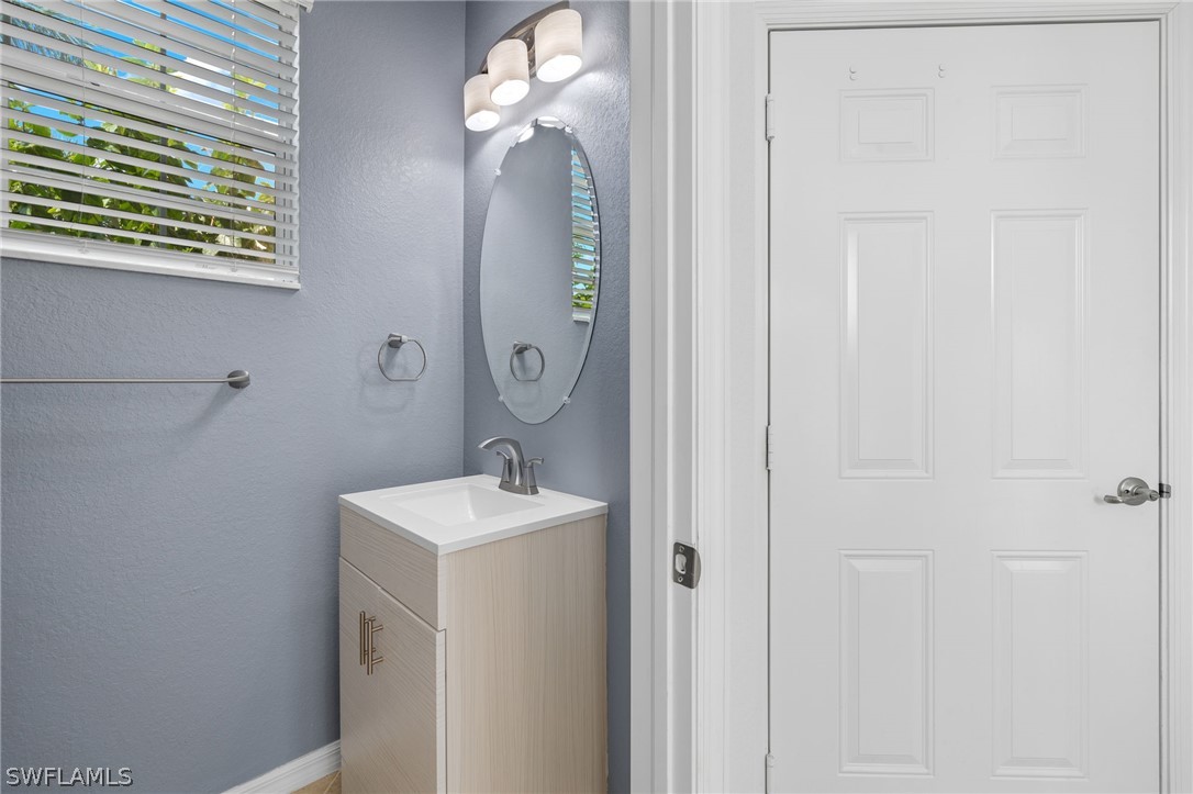 8894 Via Isola Ct Property Photo 10