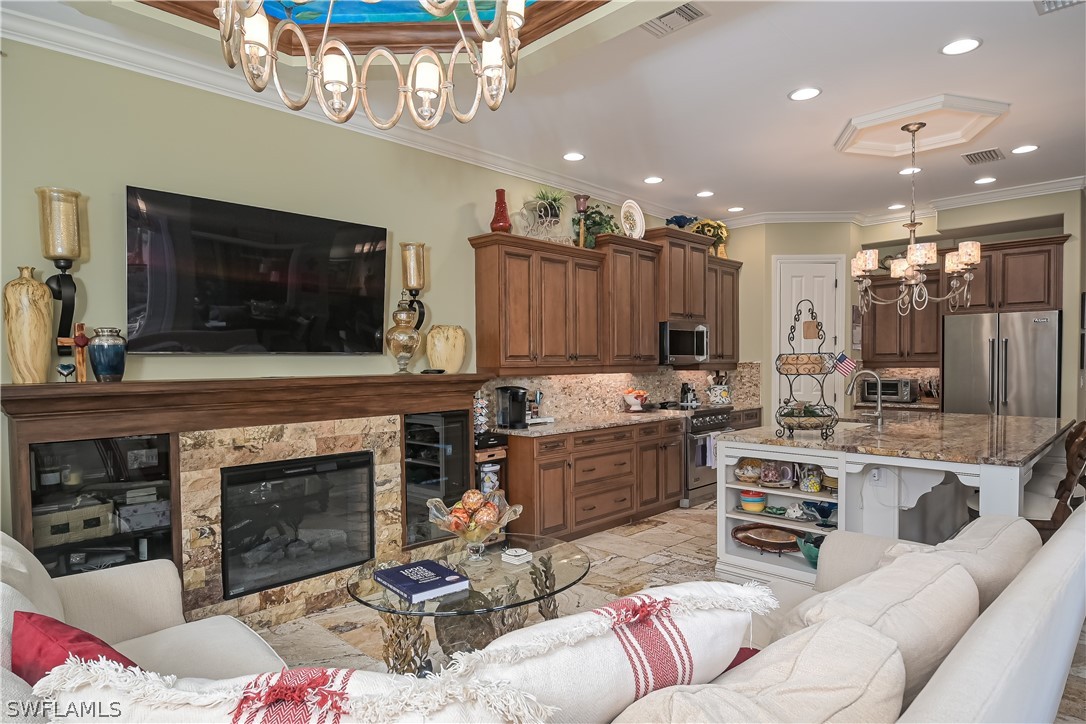 8106 Felisa Ct Property Photo 7