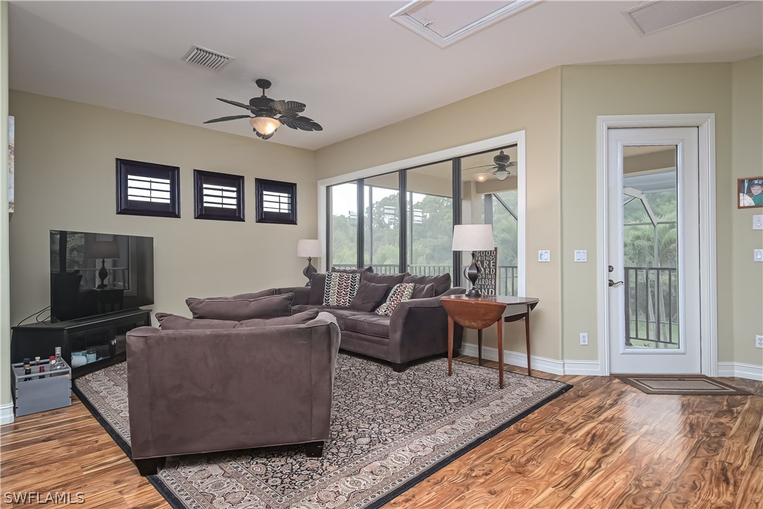 8106 Felisa Ct Property Photo 24