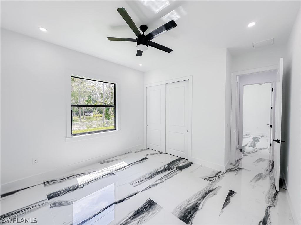353 Golden Gate Blvd E Property Photo 26