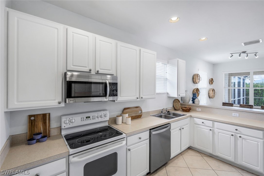 5576 Lago Villaggio Way Property Photo 11