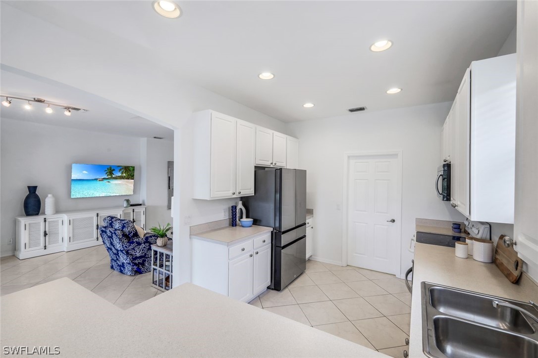 5576 Lago Villaggio Way Property Photo 12