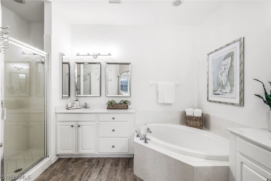 5576 Lago Villaggio Way Property Photo 16