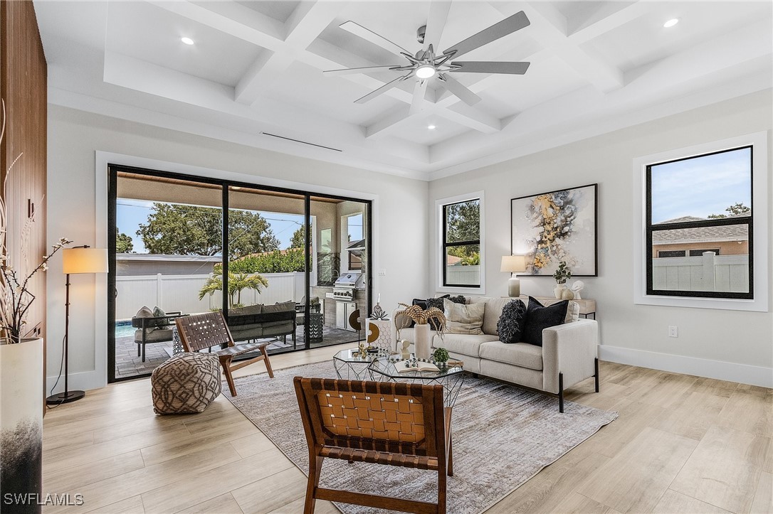 689 101st Ave N Property Photo 2