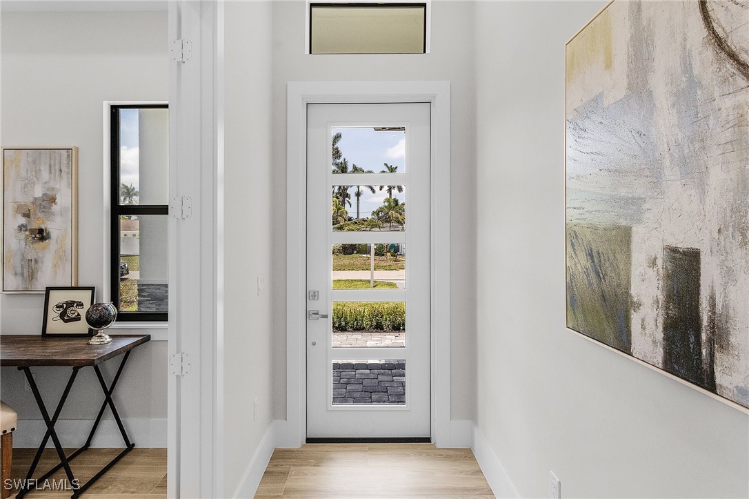 689 101st Ave N Property Photo 7