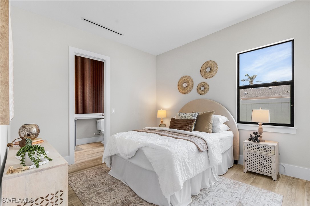 689 101st Ave N Property Photo 9