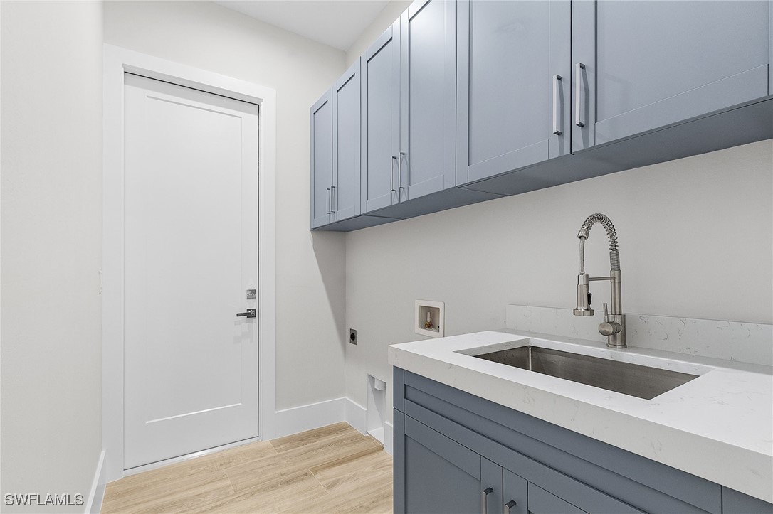 689 101st Ave N Property Photo 10