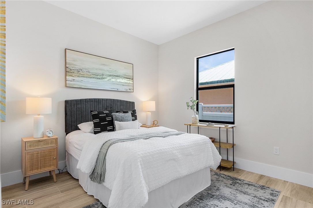 689 101st Ave N Property Photo 11