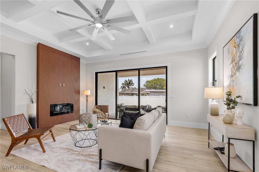 689 101st Ave N Property Photo 19