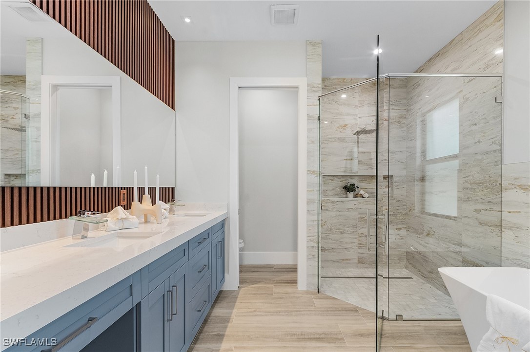 689 101st Ave N Property Photo 21